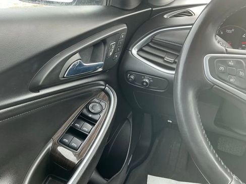 Used 2022 Chevrolet Malibu Premier image 27