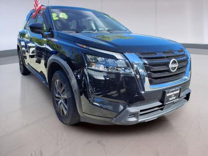 Used 2024 Nissan Pathfinder SV