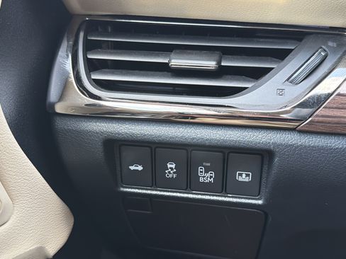 Used 2015 Toyota Avalon Limited FWD image 12
