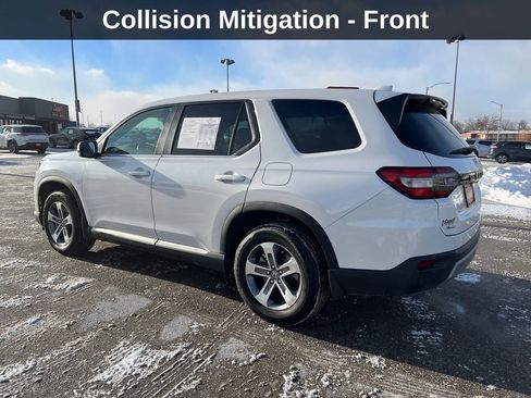 Used 2025 Honda Pilot EX-L image 3