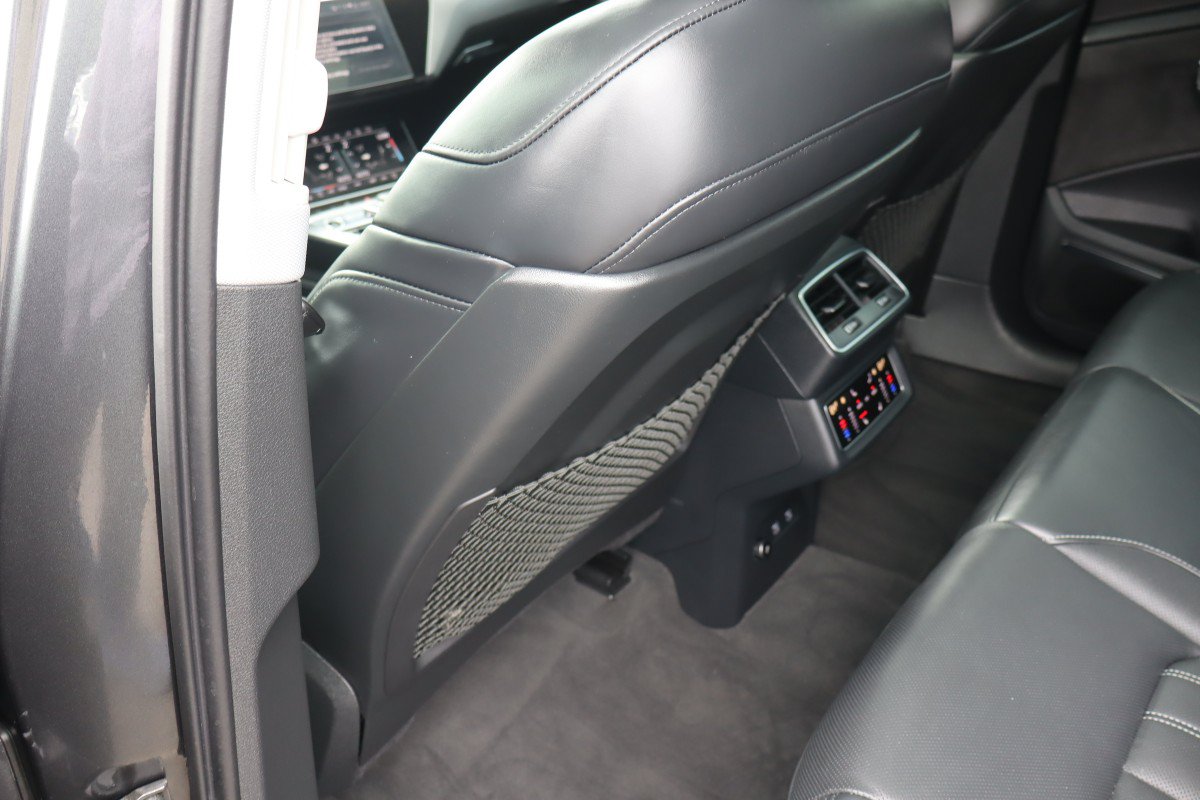 Used 2021 Audi e-tron Prestige w/ Prestige Package AWD/4WD image 24