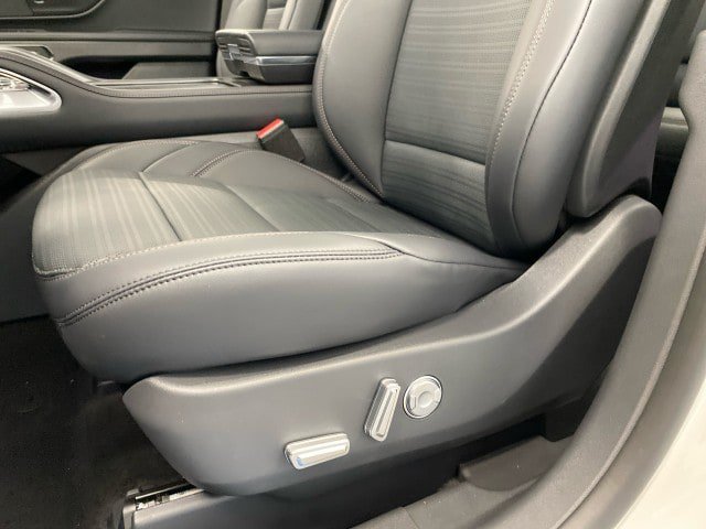New 2026 Lincoln Nautilus Reserve AWD/4WD image 16