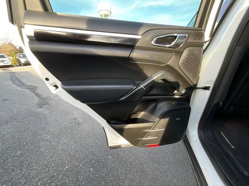 Used 2013 Porsche Cayenne AWD/4WD image 23