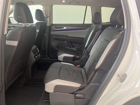New 2026 Volkswagen Atlas Peak Edition AWD/4WD image 31