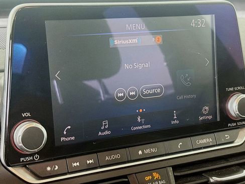 Used 2023 Nissan Altima 2.5 SV FWD image 14