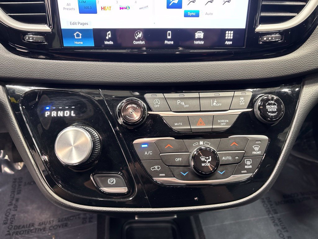 Used 2025 Chrysler Pacifica Select FWD image 24