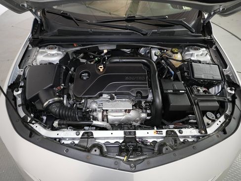 Used 2018 Chevrolet Malibu LT image 52