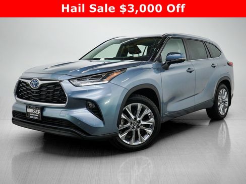 Used 2024 Toyota Highlander Limited AWD/4WD image 1
