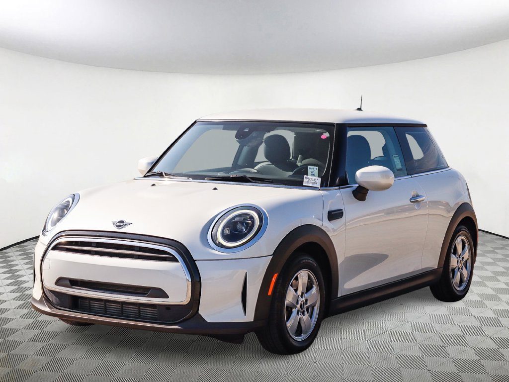 Used 2024 MINI Cooper 2-Door Hardtop FWD image 4