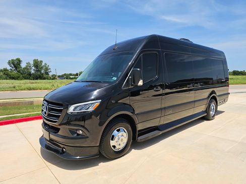 Used 2019 Mercedes-Benz Sprinter 3500 image 9