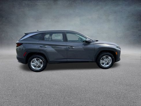 Used 2025 Hyundai Tucson SE image 26