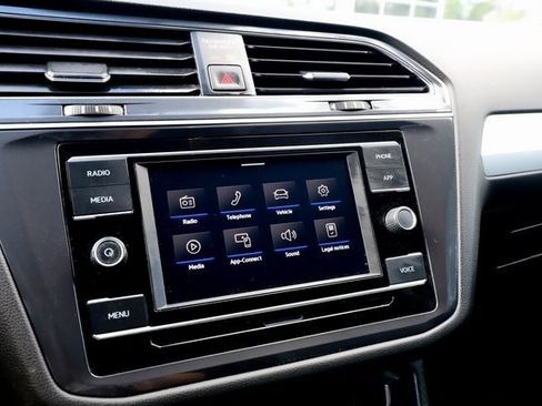 Used 2021 Volkswagen Tiguan S image 8