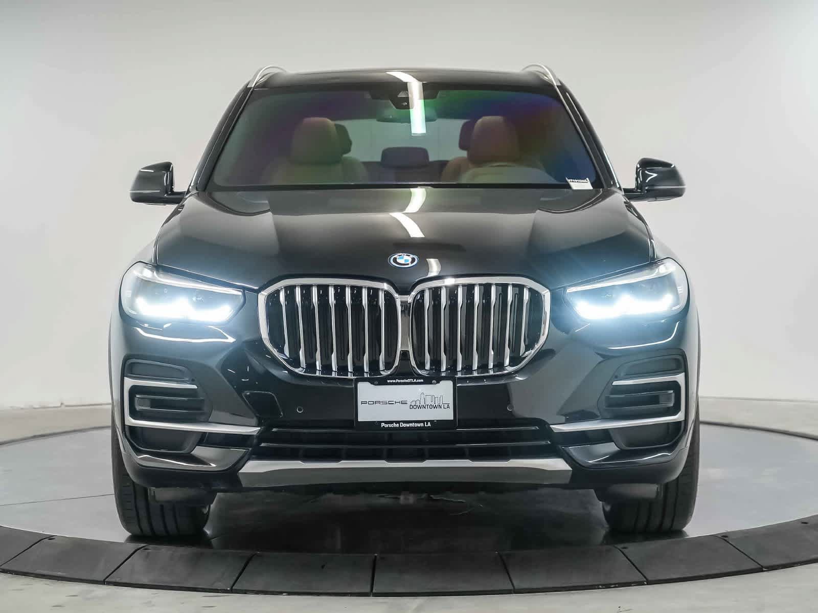Used 2022 BMW X5 xDrive45e w/ Parking Assistance Package AWD/4WD image 6