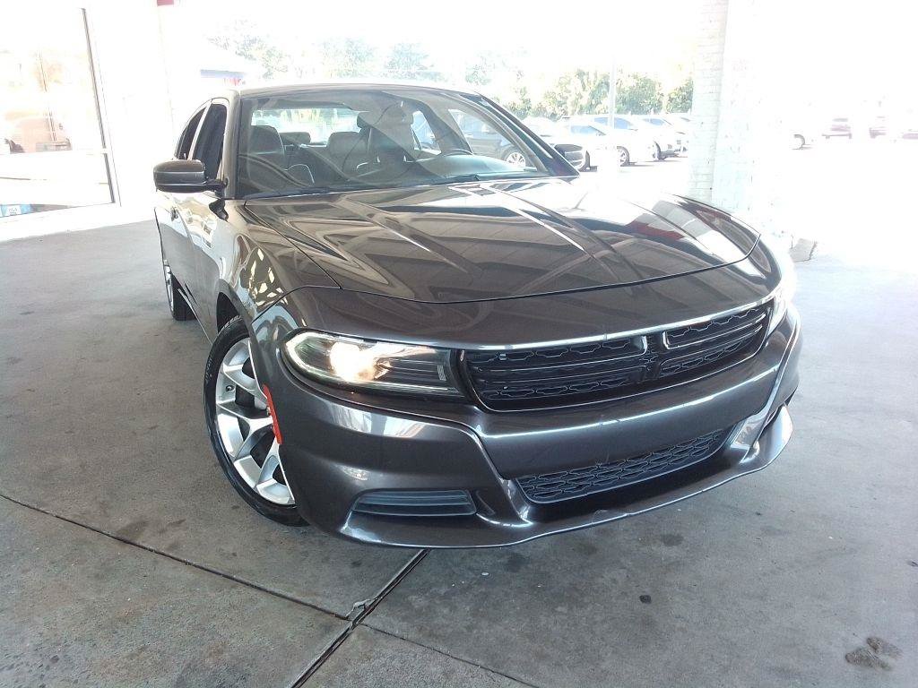 Used 2022 Dodge Charger SXT w/ Plus Group RWD image 2