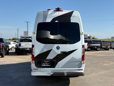Used 2025 Mercedes-Benz Sprinter 3500 image 7