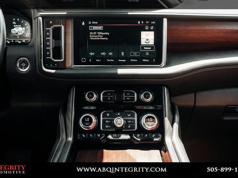Used 2023 GMC Yukon XL Denali Ultimate AWD/4WD image 24