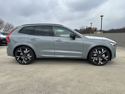 New 2026 Volvo XC60 B5 Ultra w/ Climate Package image 8