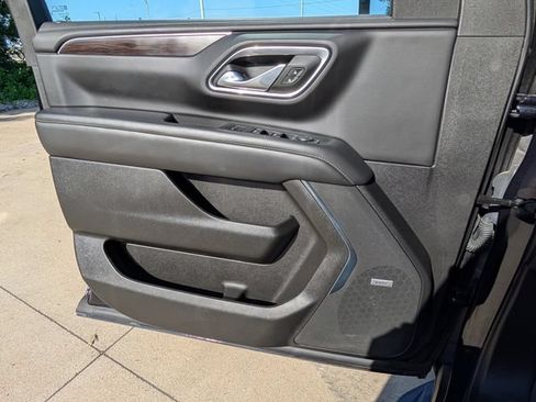 Used 2023 Chevrolet Tahoe LT w/ Luxury Package AWD/4WD image 17
