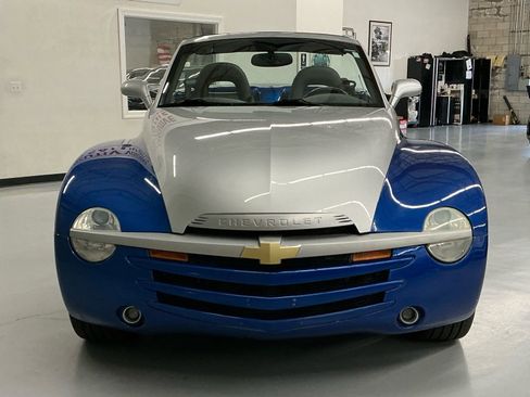 Used 2006 Chevrolet SSR w/ Preferred Equipment Group image 3