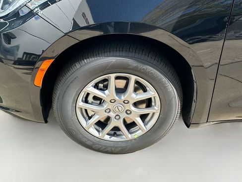 New 2026 Chrysler Pacifica Select FWD image 33