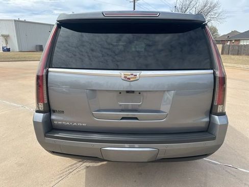 Used 2020 Cadillac Escalade Luxury image 4