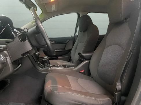 Used 2016 Chevrolet Traverse LT w/ Style and Technology Package FWD image 11