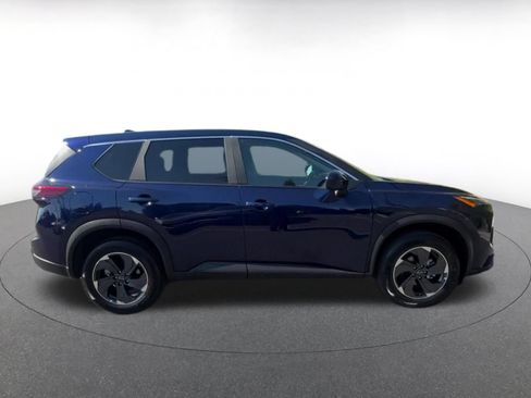 Used 2025 Nissan Rogue SV FWD image 16