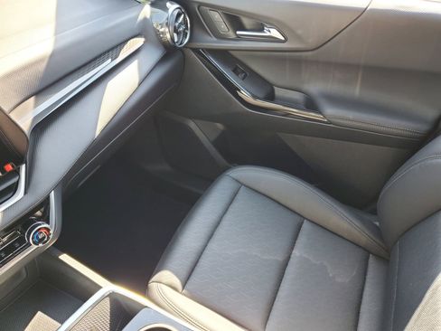 Used 2026 Chevrolet Equinox LT w/ Convenience Package II FWD image 25