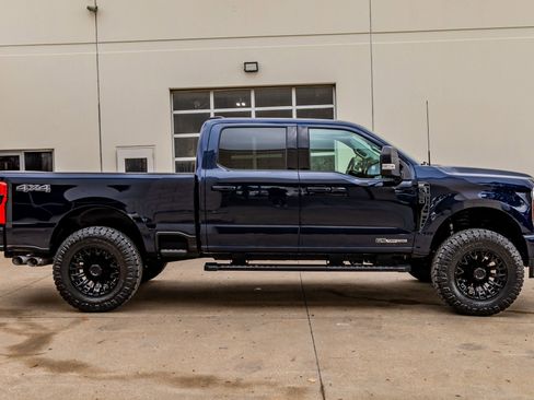 Used 2025 Ford F350 XLT w/ Black Appearance Package image 11