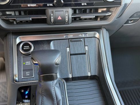Used 2024 Lexus GX 550 w/ Accessory Package (Z1) AWD/4WD image 22