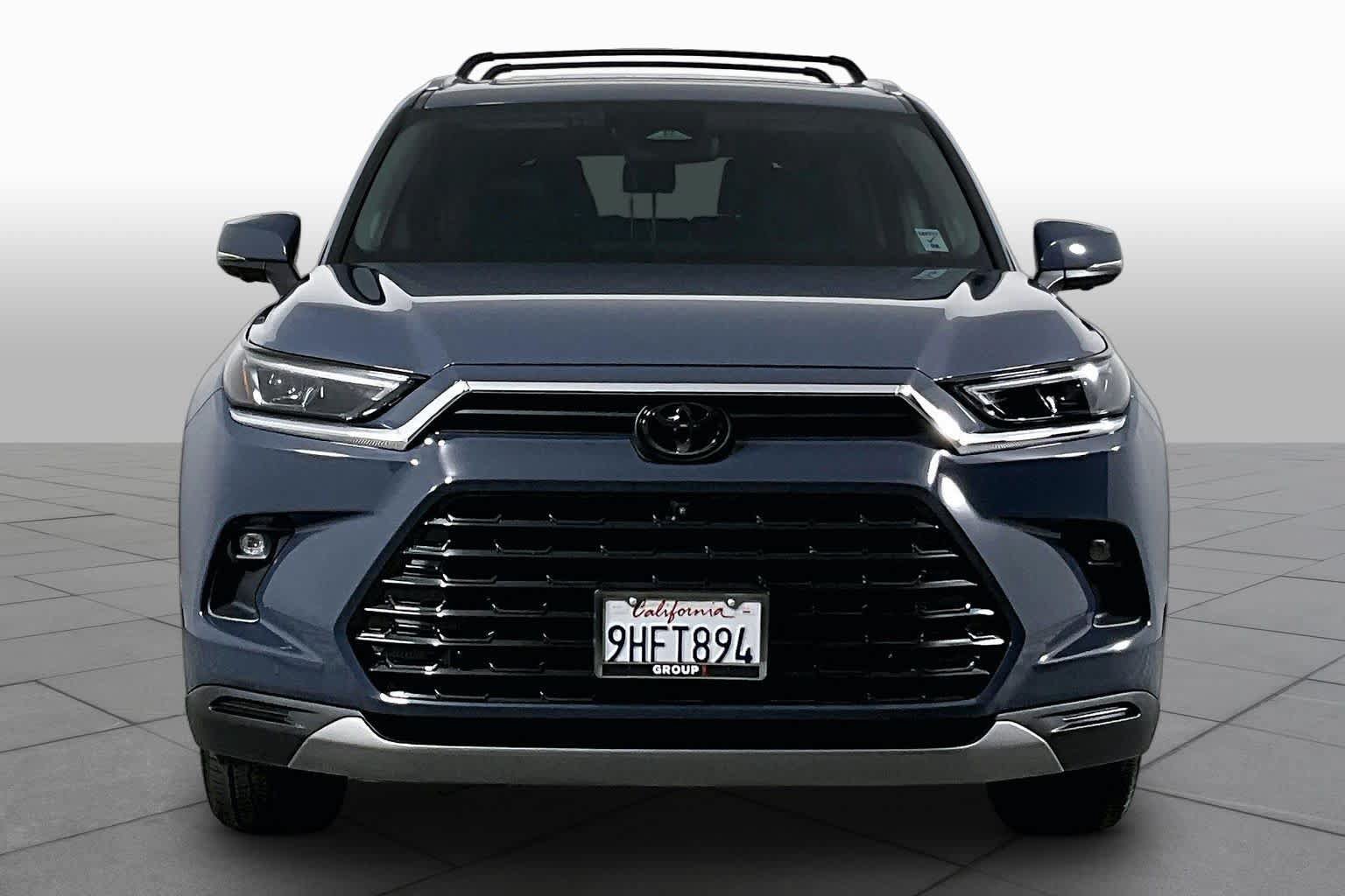 Used 2024 Toyota Grand Highlander AWD image 3