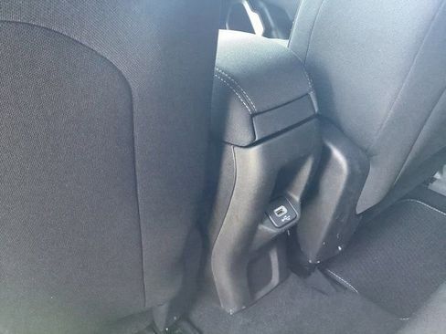 Used 2021 Jeep Renegade Latitude w/ Luxury Group II image 24