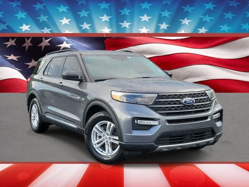 Used 2023 Ford Explorer XLT w/ Equipment Group 202A RWD image 1