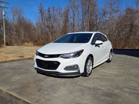 Used 2017 Chevrolet Cruze LT w/ Convenience Package image 1