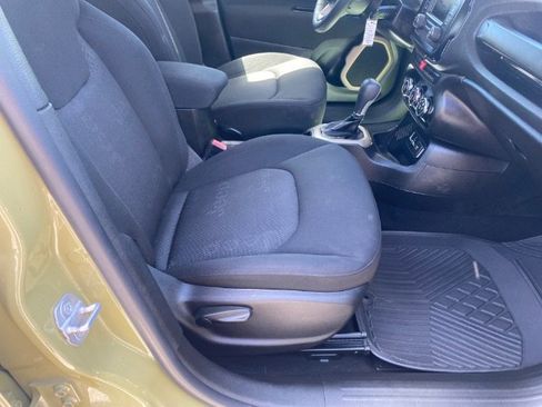 Used 2015 Jeep Renegade Sport w/ Power & Air Group FWD image 14