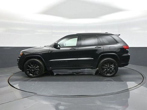 Used 2021 Jeep Grand Cherokee Laredo X AWD/4WD image 4