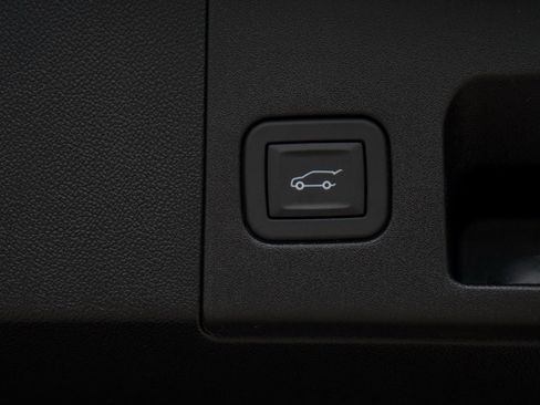 New 2026 Cadillac XT5 Luxury w/ LPO, Floor Liner Package image 23