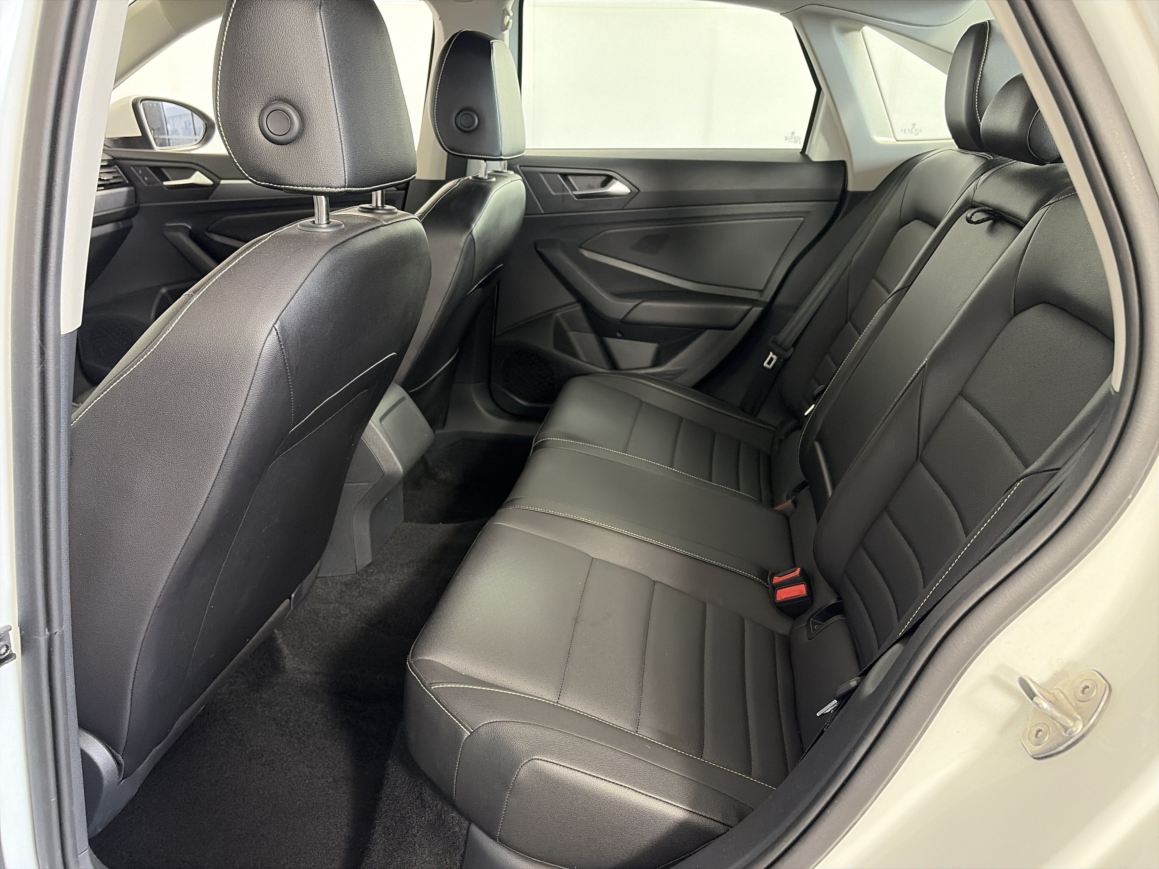 Used 2023 Volkswagen Jetta SE FWD image 7