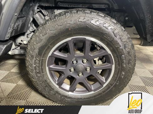 Used 2022 Jeep Gladiator Overland w/ Popular Equipment Package AWD/4WD image 25