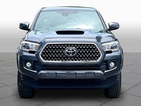 Used 2019 Toyota Tacoma TRD Sport AWD/4WD image 4