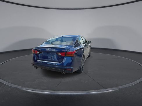 Used 2023 Nissan Altima 2.5 SR w/ SR Premium Package FWD image 8