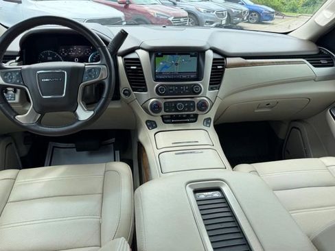 Used 2020 GMC Yukon Denali w/ Denali Ultimate Package AWD/4WD image 14