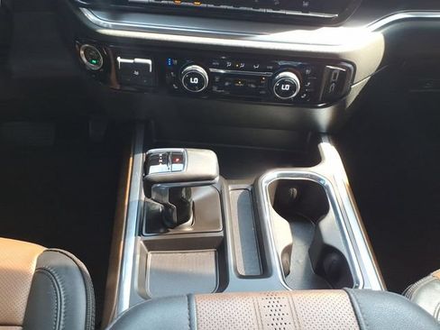 Used 2024 Chevrolet Silverado 1500 High Country w/ Technology Package AWD/4WD image 19