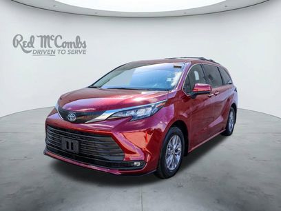 Used 2025 Toyota Sienna XLE