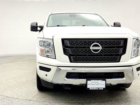 Used 2023 Nissan Titan SV w/ SV Convenience Package AWD/4WD image 2