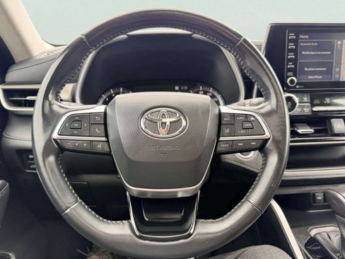 Used 2020 Toyota Highlander XLE FWD image 40