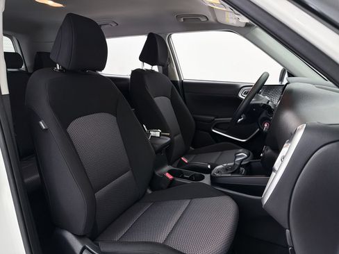 Certified 2025 Kia Soul LX FWD image 25