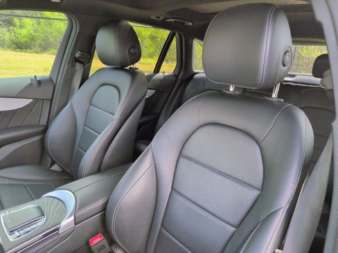 Used 2022 Mercedes-Benz GLC 300 image 24