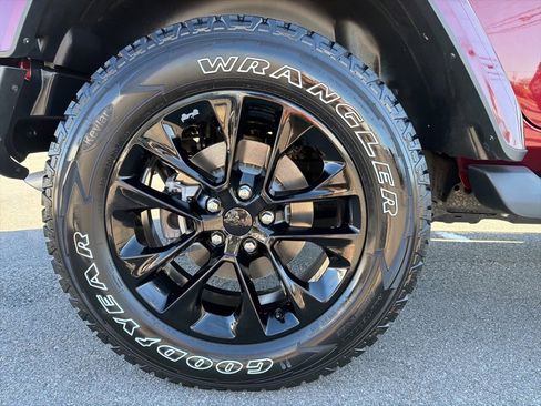 Used 2021 Jeep Wrangler Unlimited Sahara image 13