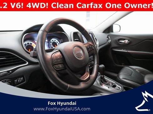 Used 2019 Jeep Cherokee Trailhawk w/ Cold Weather Group image 8